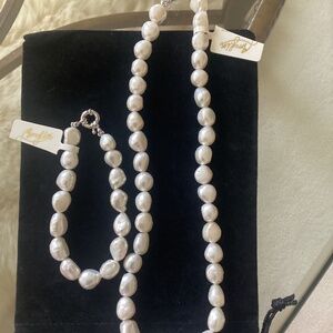 NWT-Amy Lin Pearl Necklace & Bracelet Set